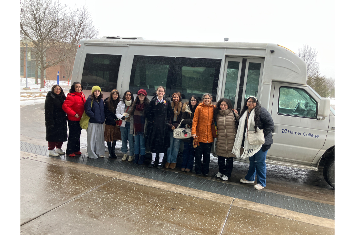Harper’s Bizarre Fashion Club students ready for the trip to Columbia College Fashion Study Collection.