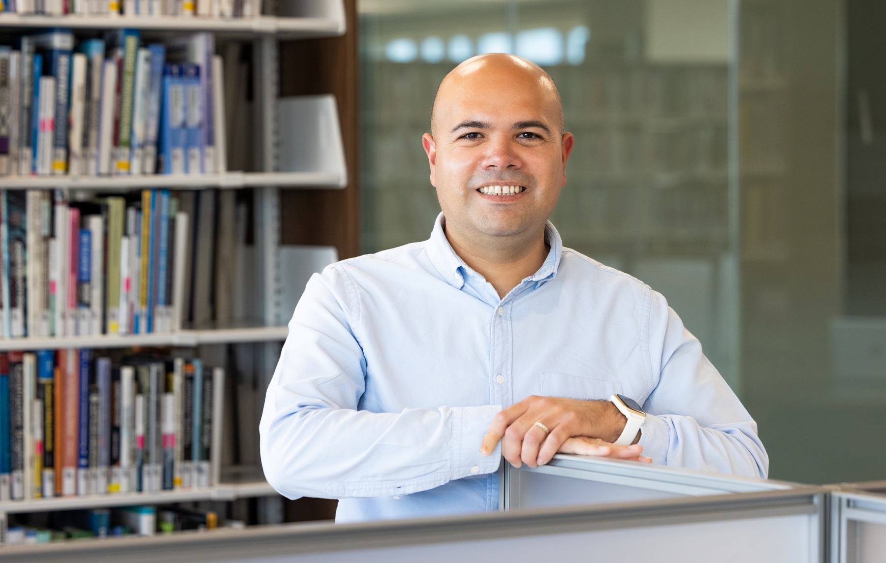 Omar Sánchez Omar Sánchez poses in Harper College's library.