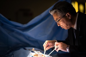 His Excellency Shinsuke J. Sugiyama explores Harper's surgical technology suite