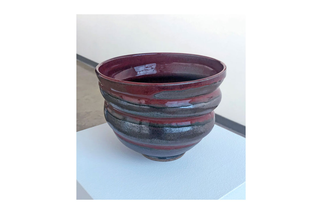 ceramic pot with wide spiral pattern, in maroon and gray