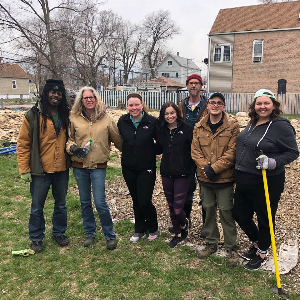 Groupd of students at OTIS farm in Chicago