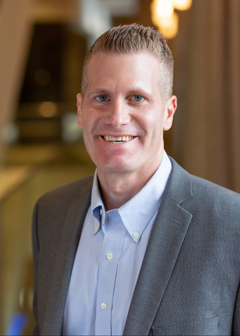 photo portrait of eric tellschow