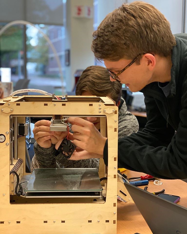 Learn how to build 3D printers.